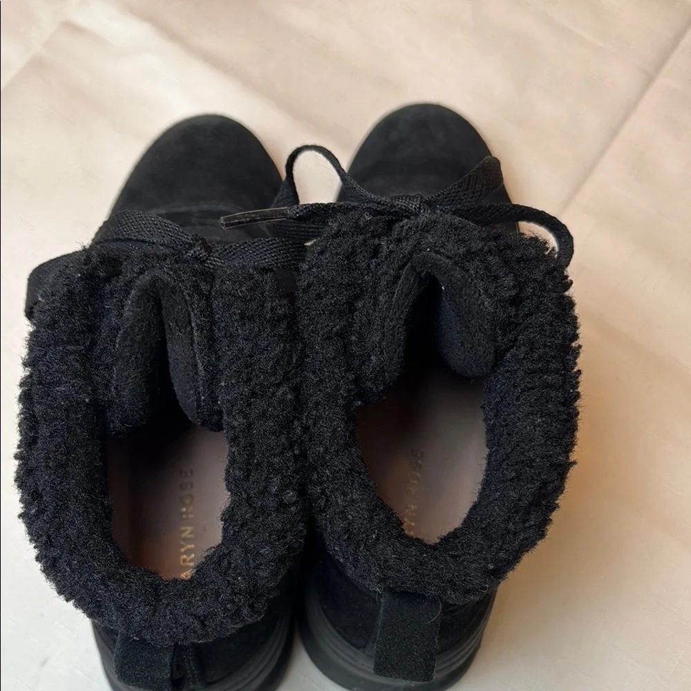 📪Taryn Rose Zahara Black suede Ankle Booties with Cozy Lining